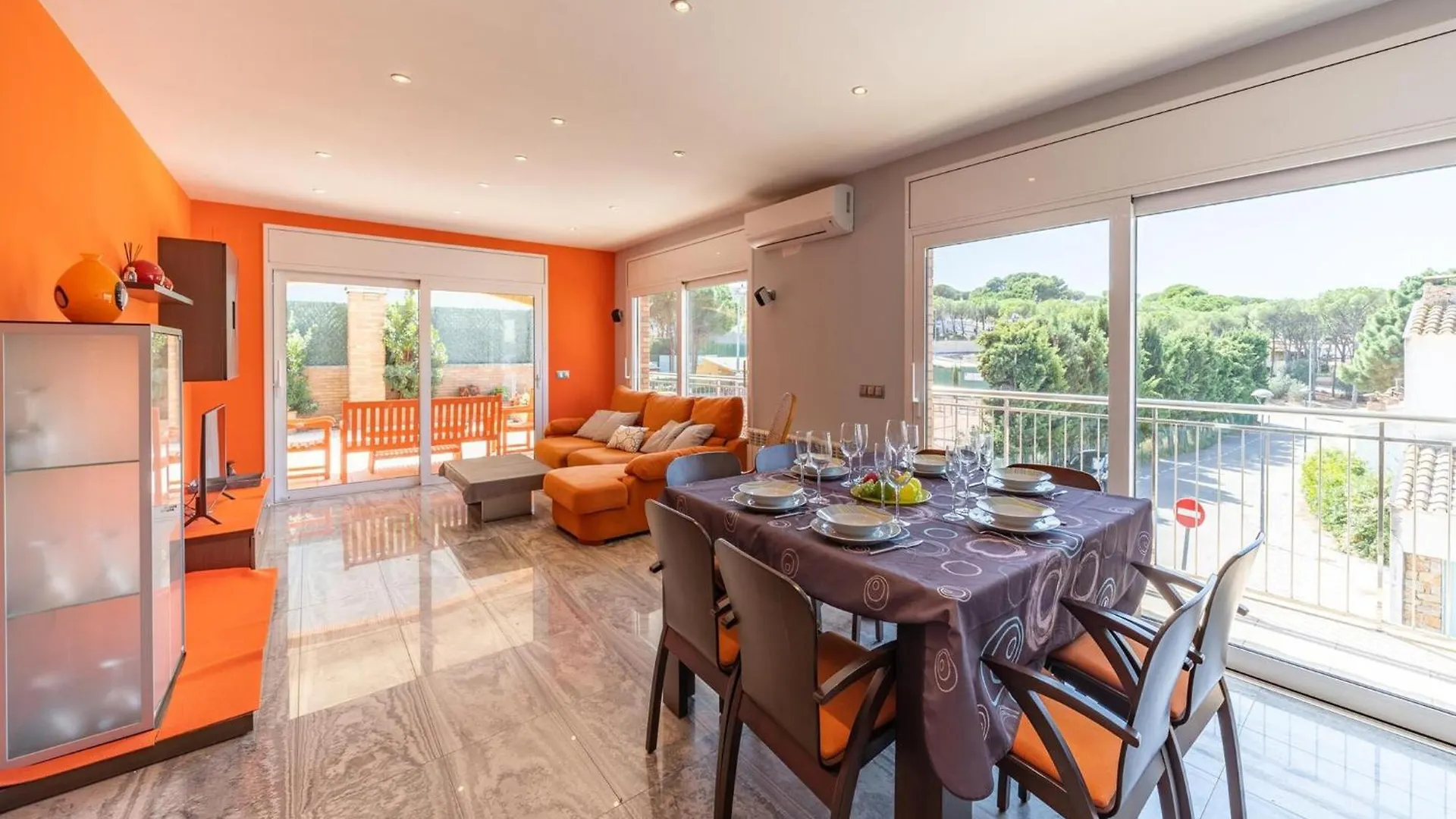 Beautiful Villa In L'Escala With Pool