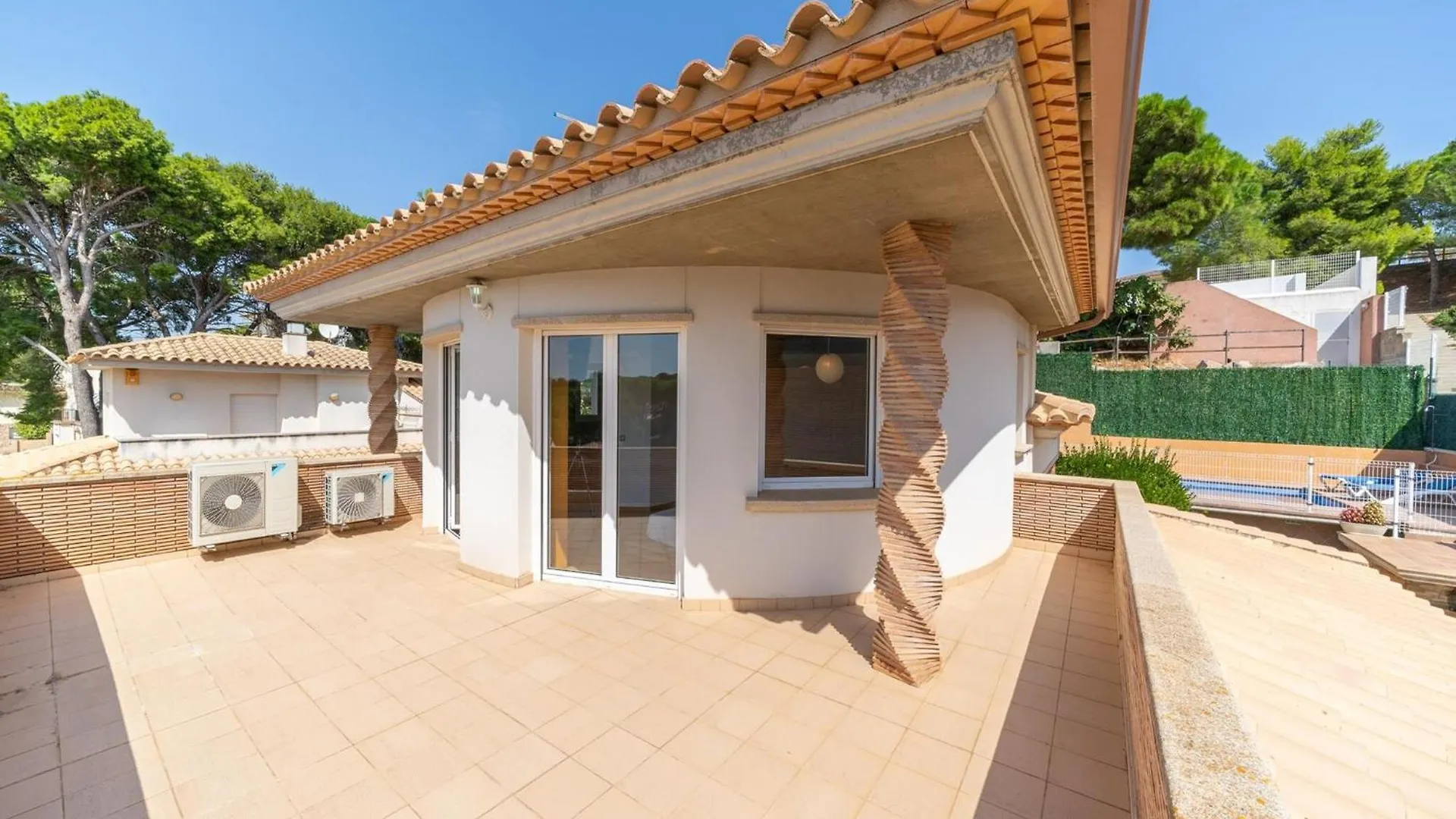 Beautiful Villa In L'Escala With Pool