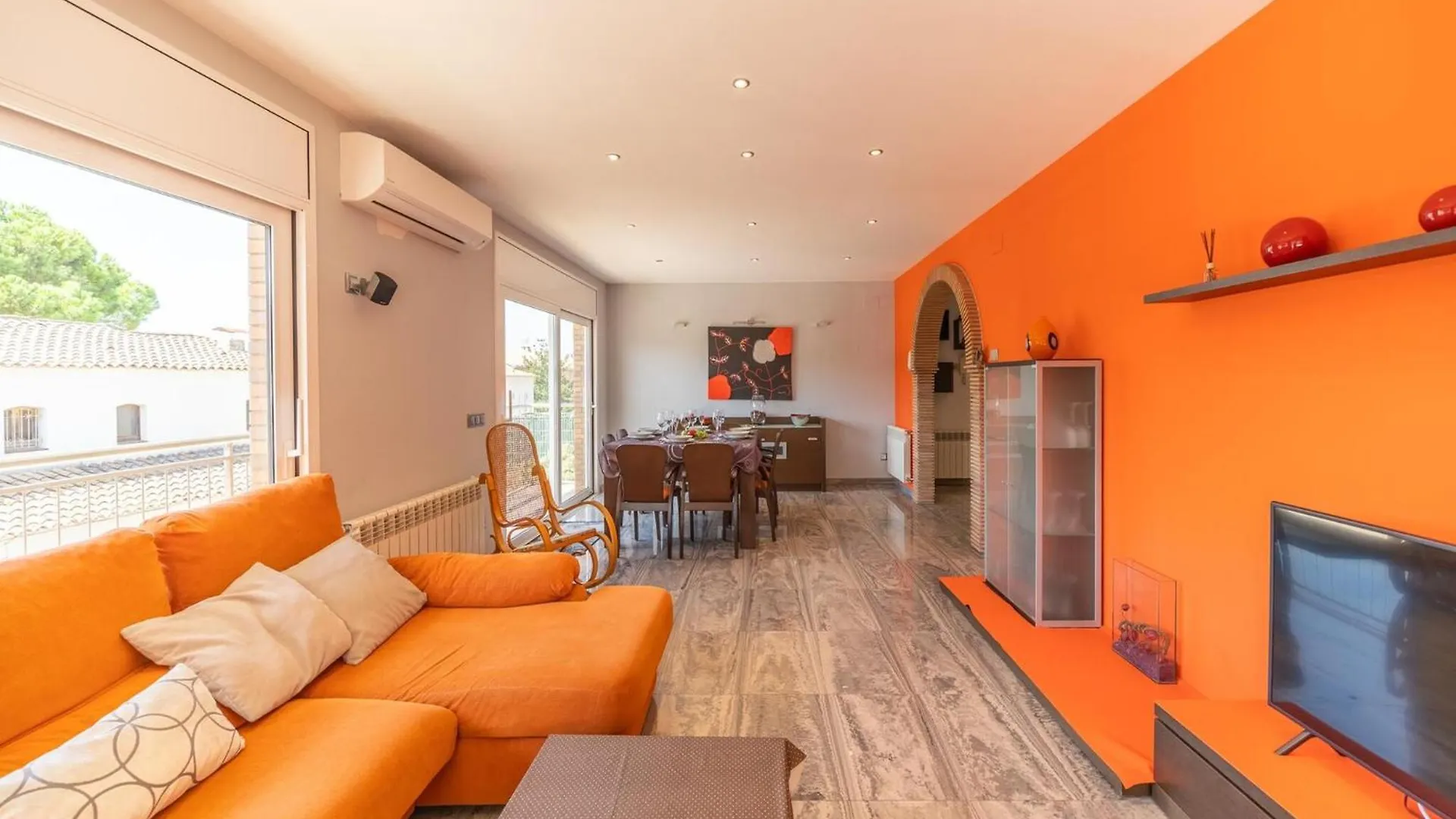 Beautiful Villa In L'Escala With Pool